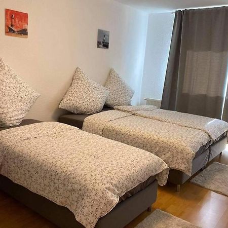Beste Lage In Rostock: 2-Zimmerwohnung Mit Balkon Im 1.Og Buitenkant foto