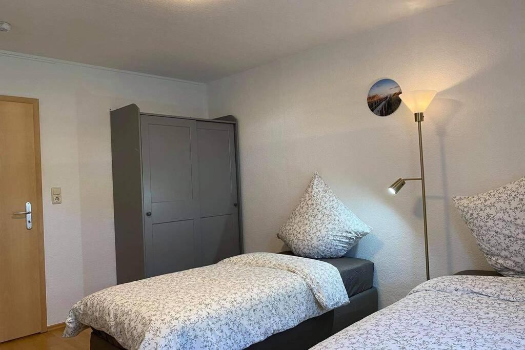 Beste Lage In Rostock: 2-Zimmerwohnung Mit Balkon Im 1.Og Buitenkant foto