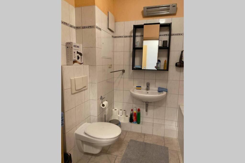 Beste Lage In Rostock: 2-Zimmerwohnung Mit Balkon Im 1.Og Buitenkant foto