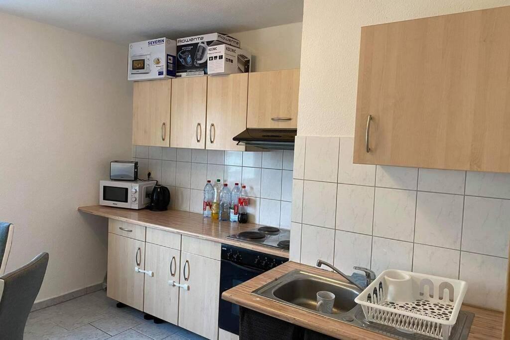 Beste Lage In Rostock: 2-Zimmerwohnung Mit Balkon Im 1.Og Buitenkant foto